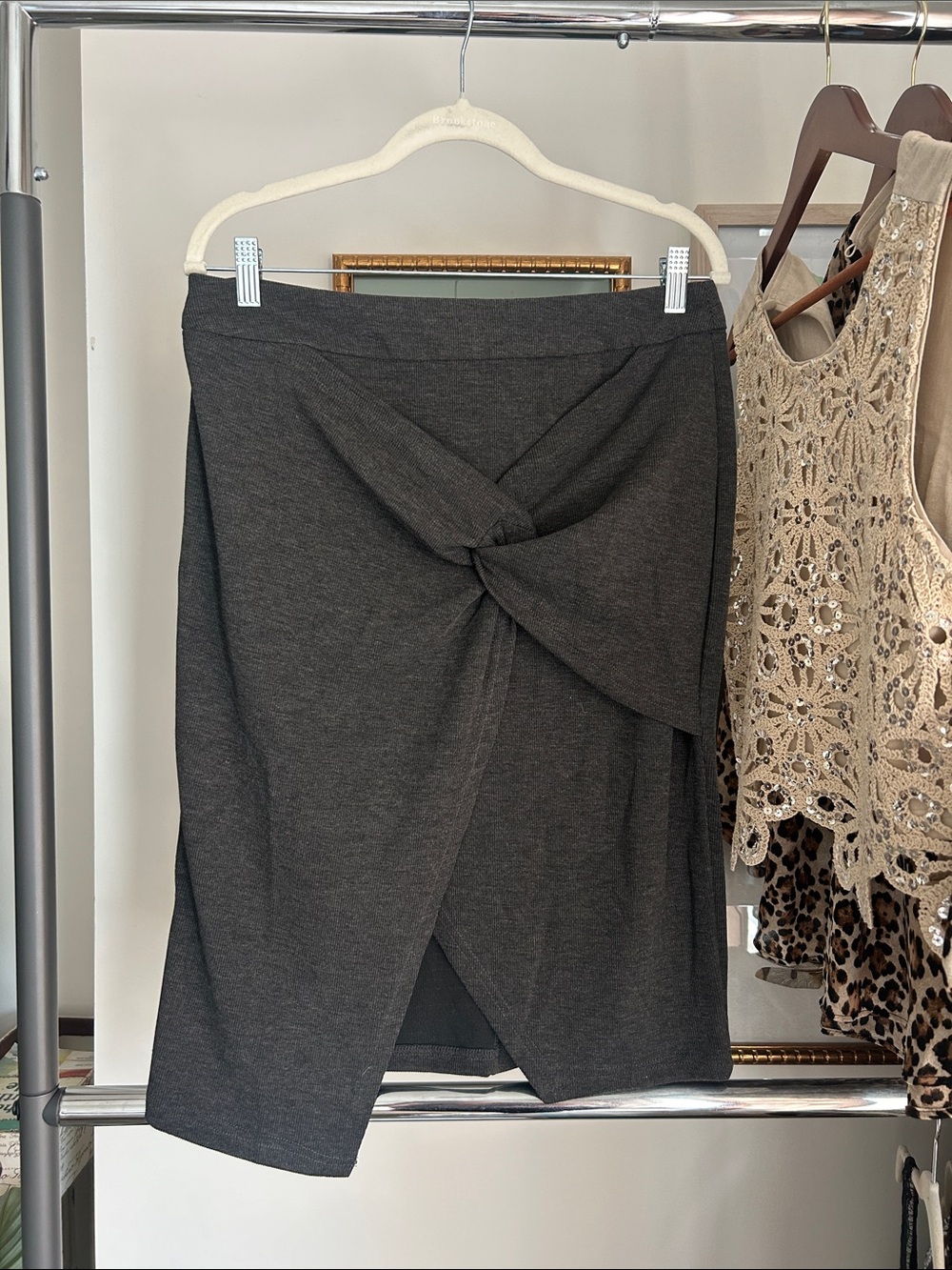 Umgee L ones length stretchy Gray Knot-Front Skirt with back zipper